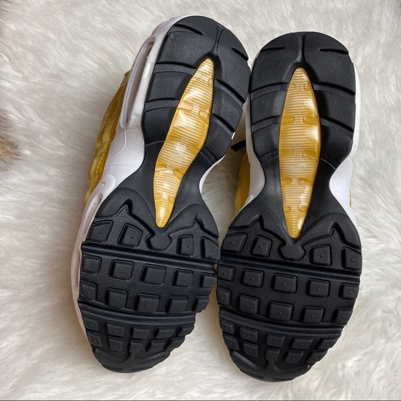 Nike Air Max 95 LX Wheat Gold - Picture 6 of 7